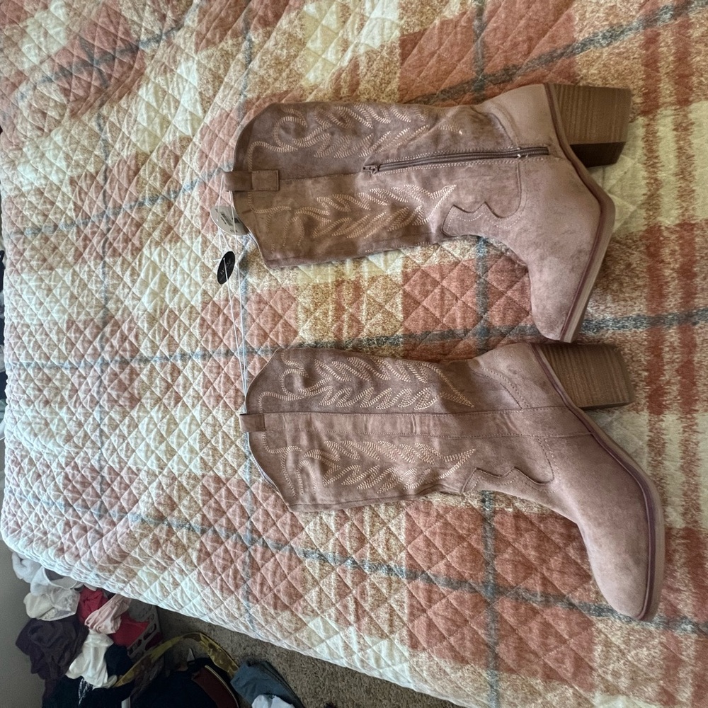 Women's brown suede Western Boots